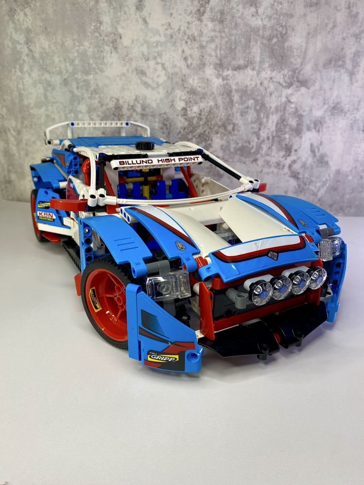 Klocki LEGO Technic 42077 - Niebieska wyścigówka