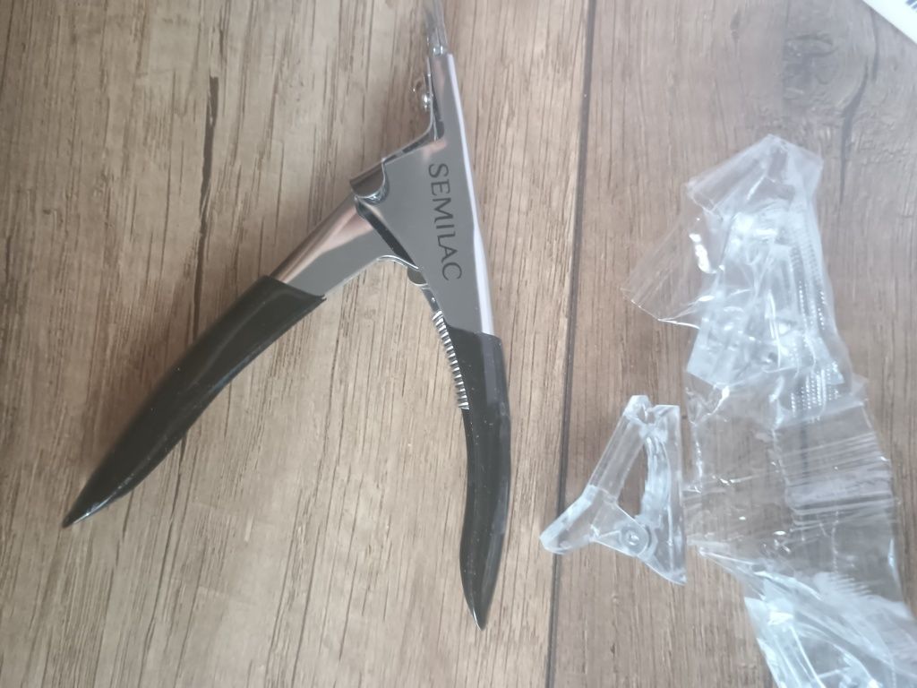 Akcesoria do manicure, flexi tips, pochłaniacz pyłu, formy dolne
