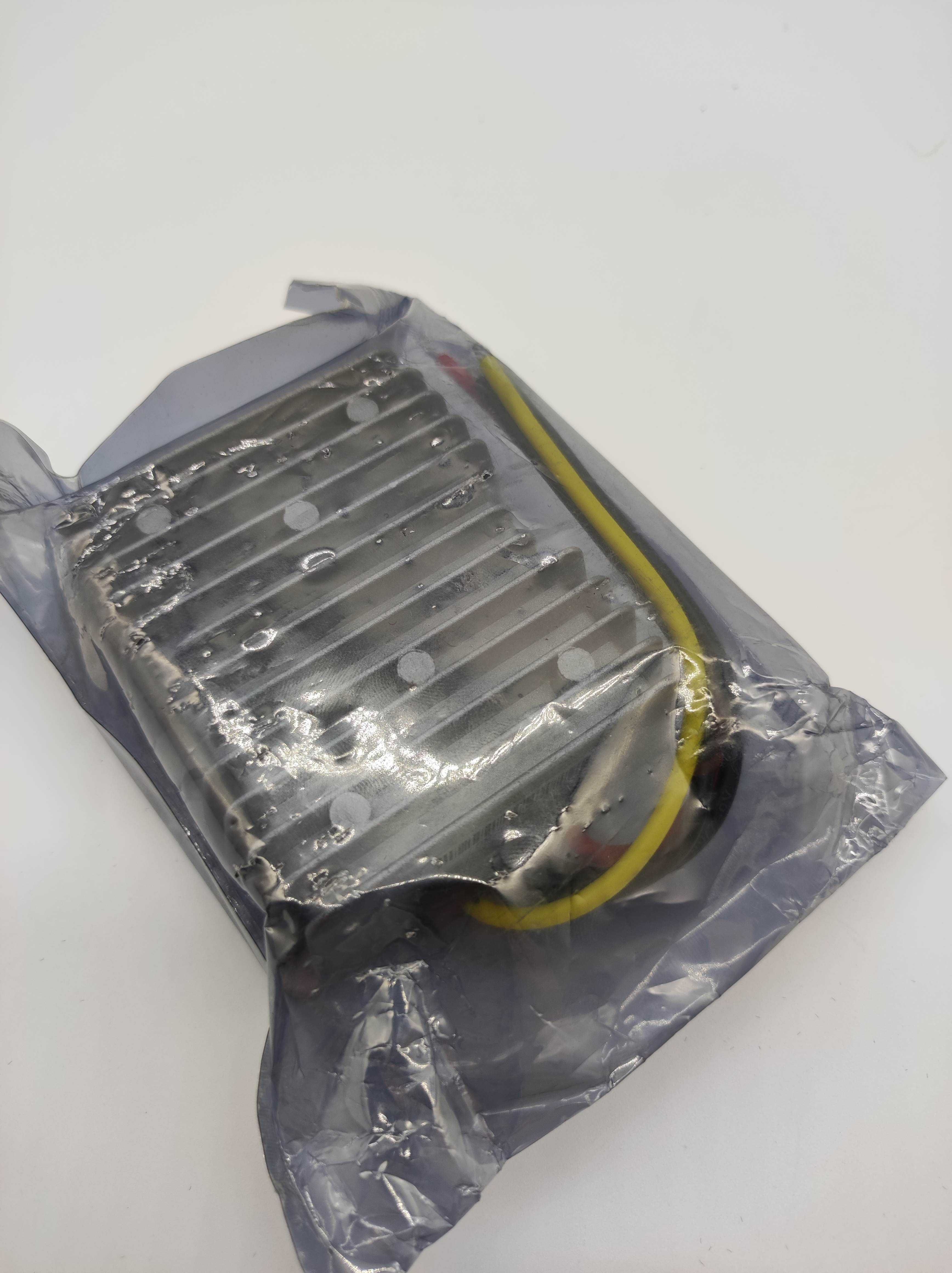 Przetwornica napięcia 20-60 V DC na 12 V DC 180W