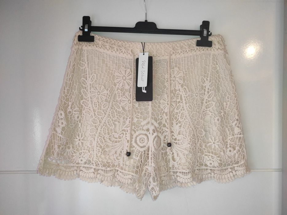 Calções de renda novos tamanho L