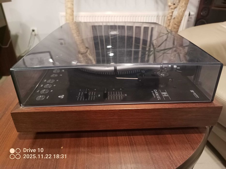 Polski gramofon Daniel G1100FS Sprawny nowa igła  odtwarza maxi single
