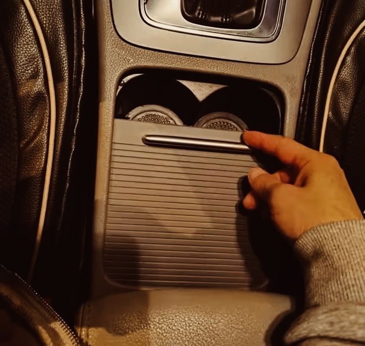 Шторка бардачка подстаканника консоли Volkswagon PassatB6 B7CCвантажів