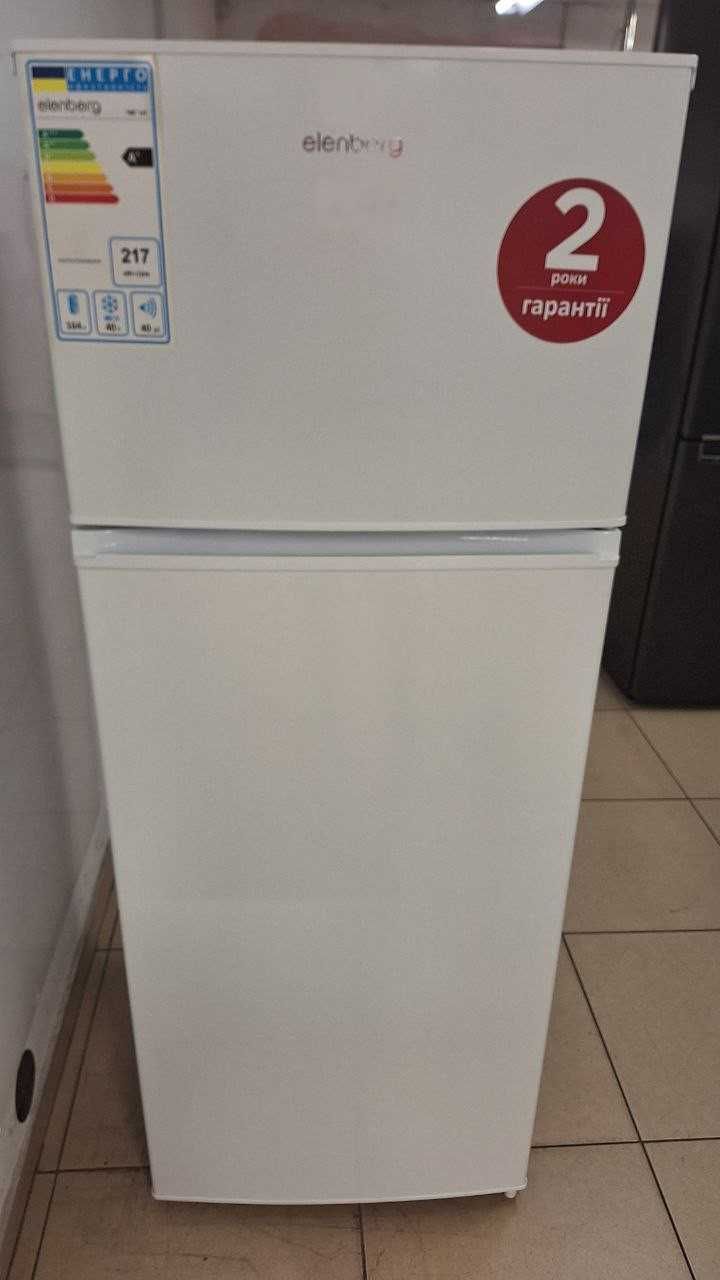 Бюджетний компактний холодильник б/у б/в стан 10/10 .Indesit NBS20AA.