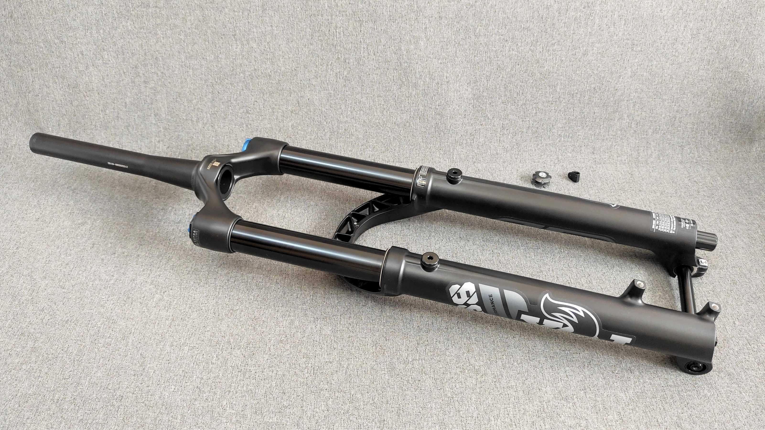 Вилка 29" Fox Racing Shox 38 Float Performance, (Hoвая)