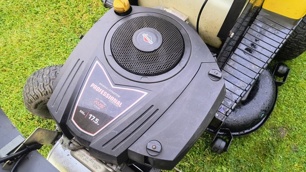 2012r Traktorek 17.5KM Briggs Stratton 102cm z koszem Kosiarka