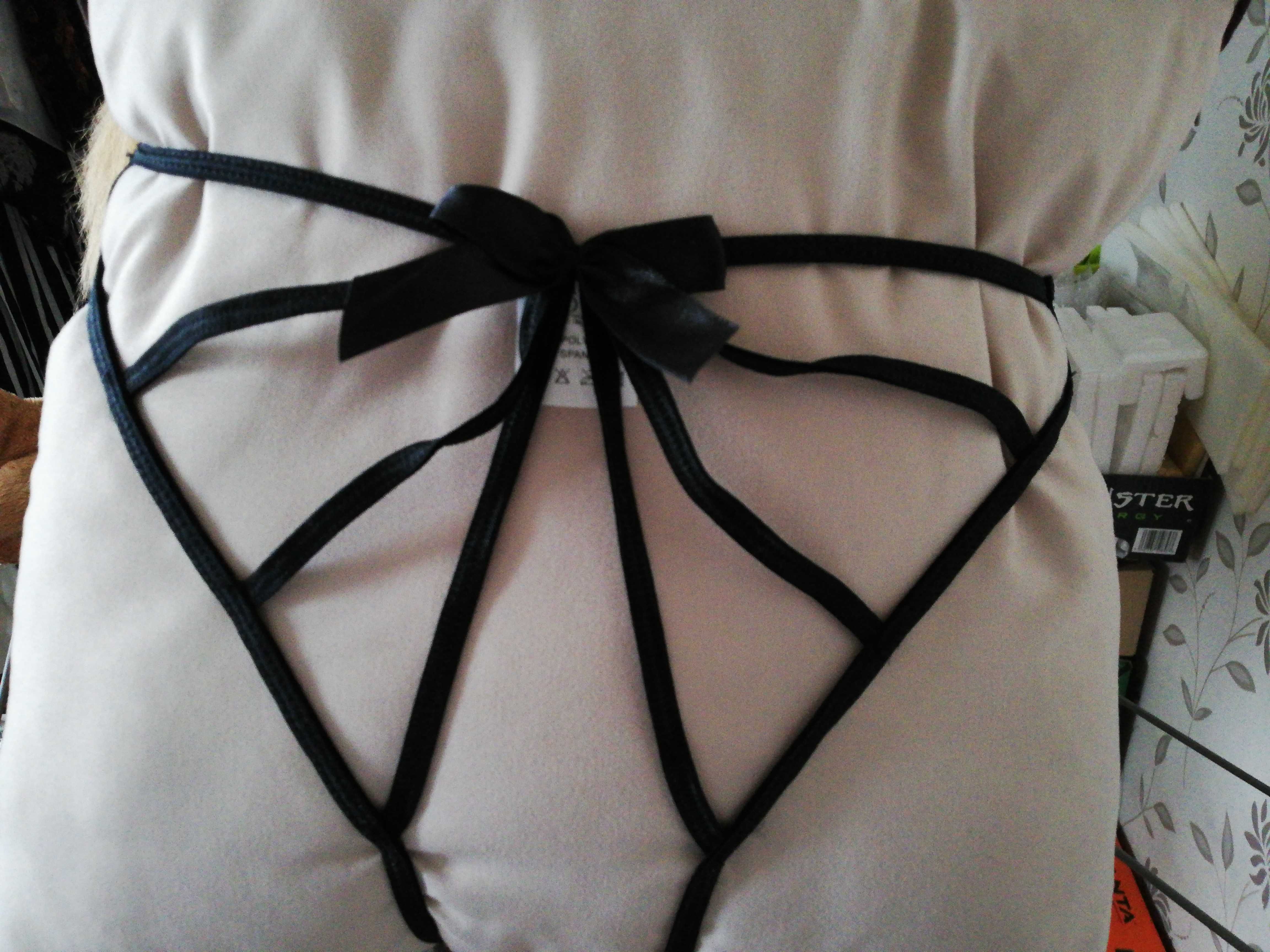 Stringi czarne okazjonalne