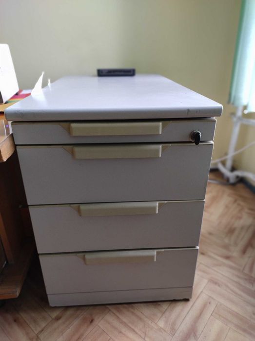 Szafka metalowo-drewnina do biura