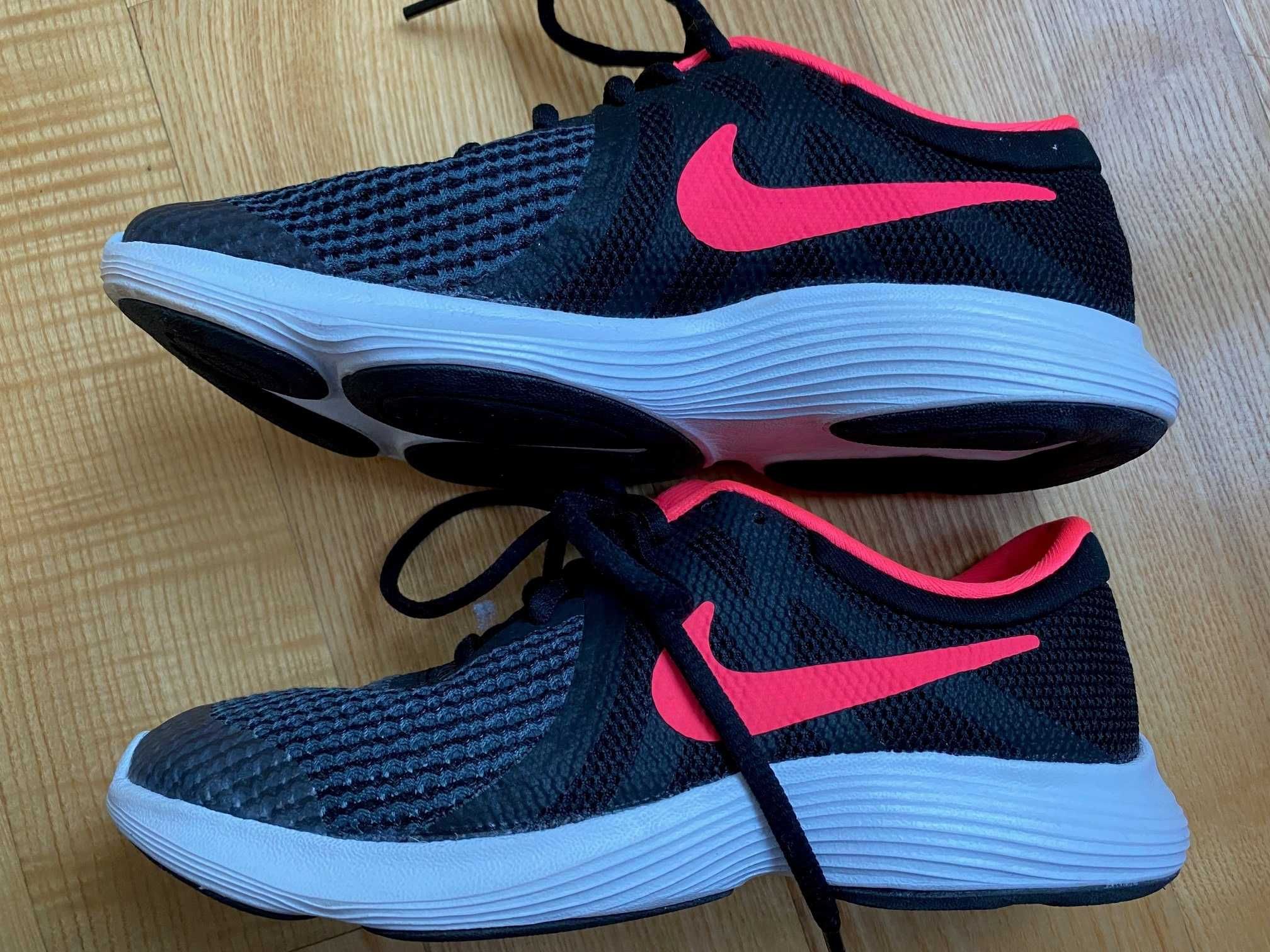 Buty Nike Revolution 4 rozmiar 35,5