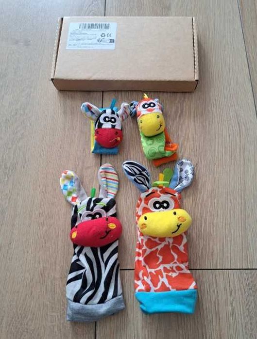 Gryzak rękawiczka+skarpetki opaski, grzechotki - Zestaw 4szt