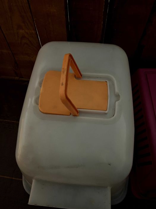 Caixa de transporte e caixa de areia gato/cão