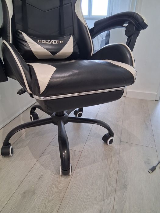 Cadeira gaming muito bem estimada