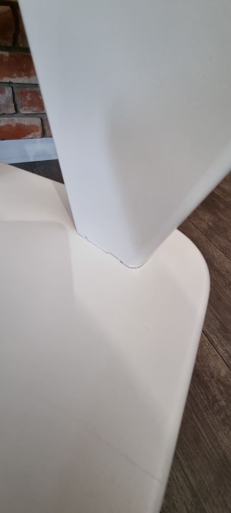 Drewniany stolik biały z krzesełkiem królik zestaw