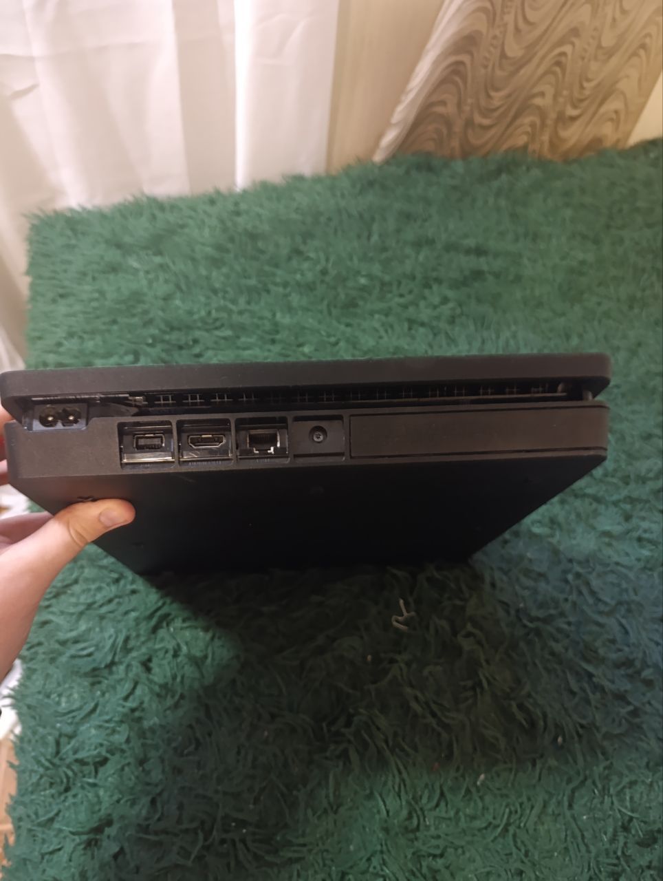 Playstation 4 slim