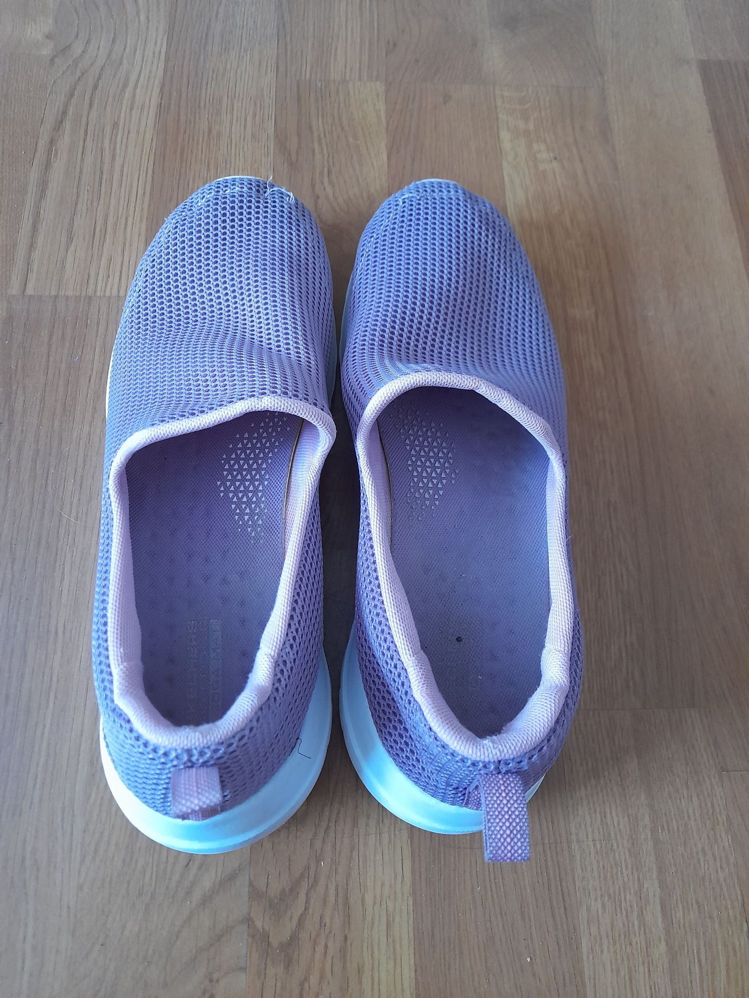 Макасіни жіночі бренду Skechers  42 розмір