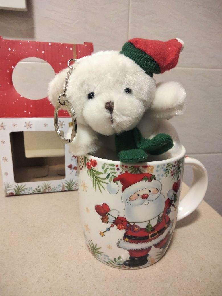 Caneca de natal com peluche porta chaves