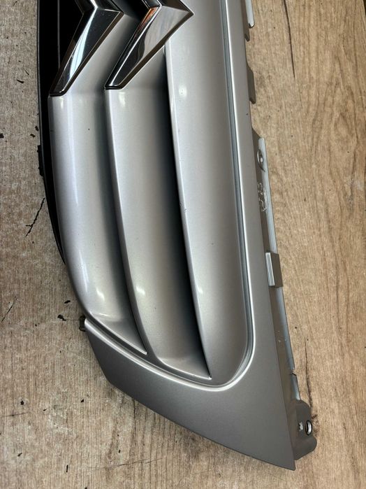 Grill atrapa zderzaka Citroen C3 Lift kolor ezrc