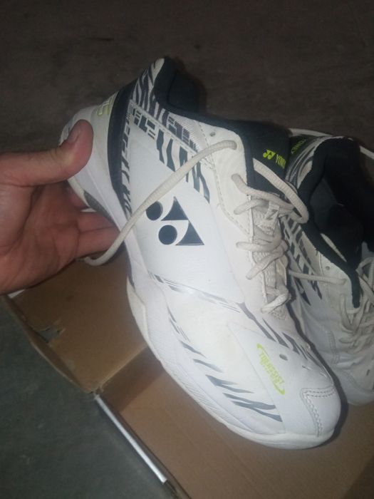Ténis Yonex 65 z white tiger 40
