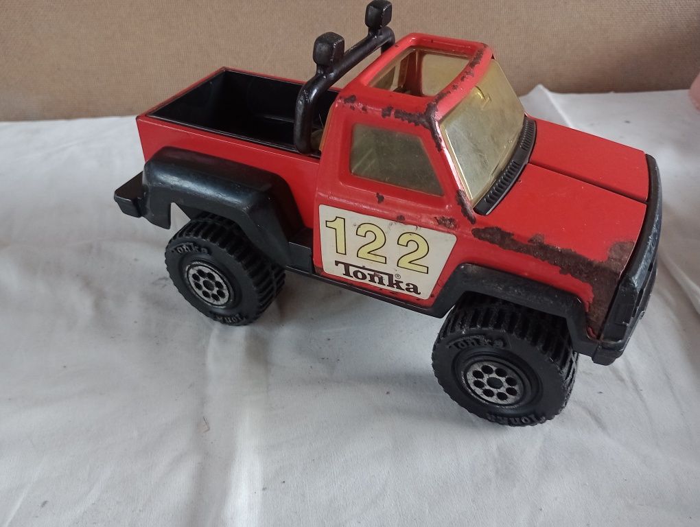 Retro autko Tonka z lat 80