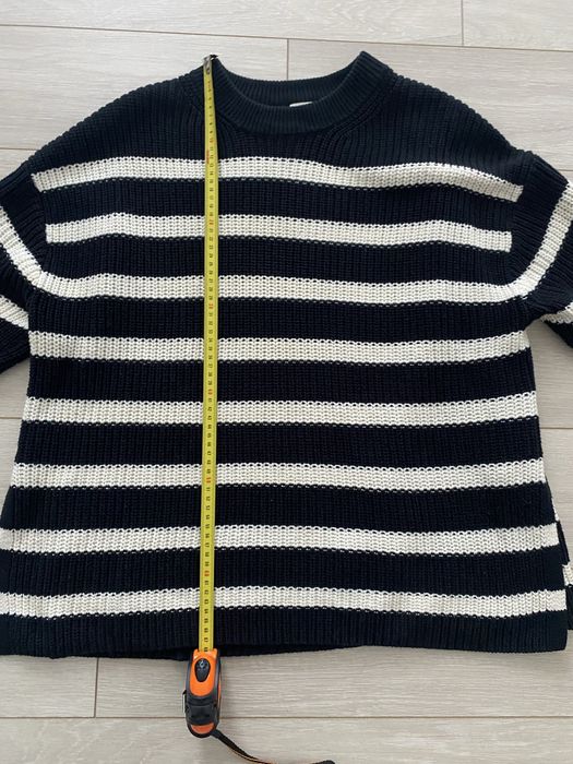 теплий светр в полоску , чорно-білий , HM, з розрізами по бокам