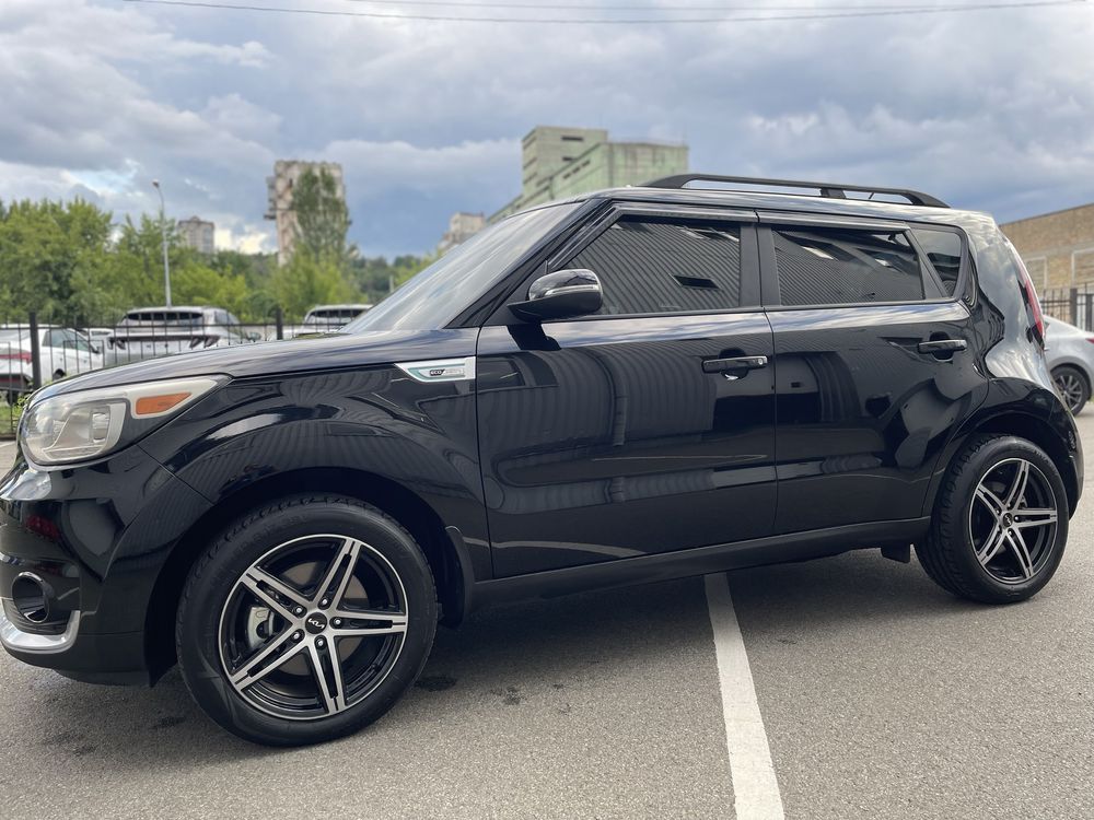 KIA SOUL EV  2017 року