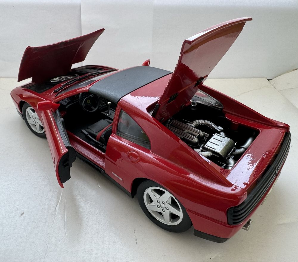 Model samochodu w skali 1:18 Ferrari 348ts Maisto Bburago