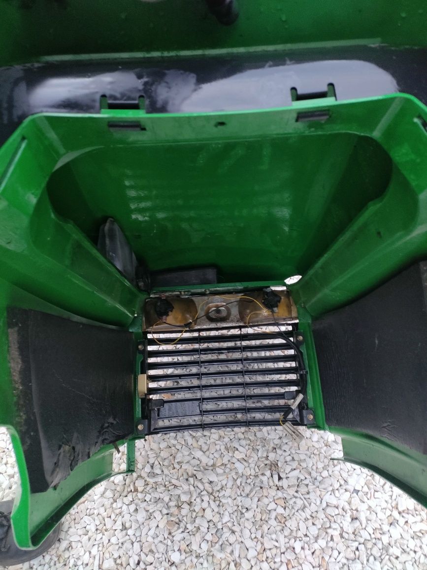 Traktorek kosiarka John Deere GX355 Diesel MASKA pokrywa