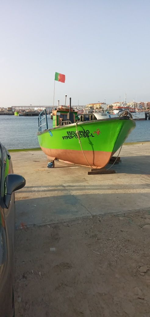 Barco de pesca profissional