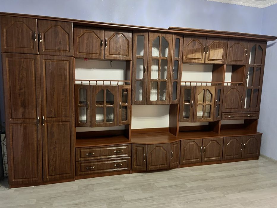 Стінка у вітальню