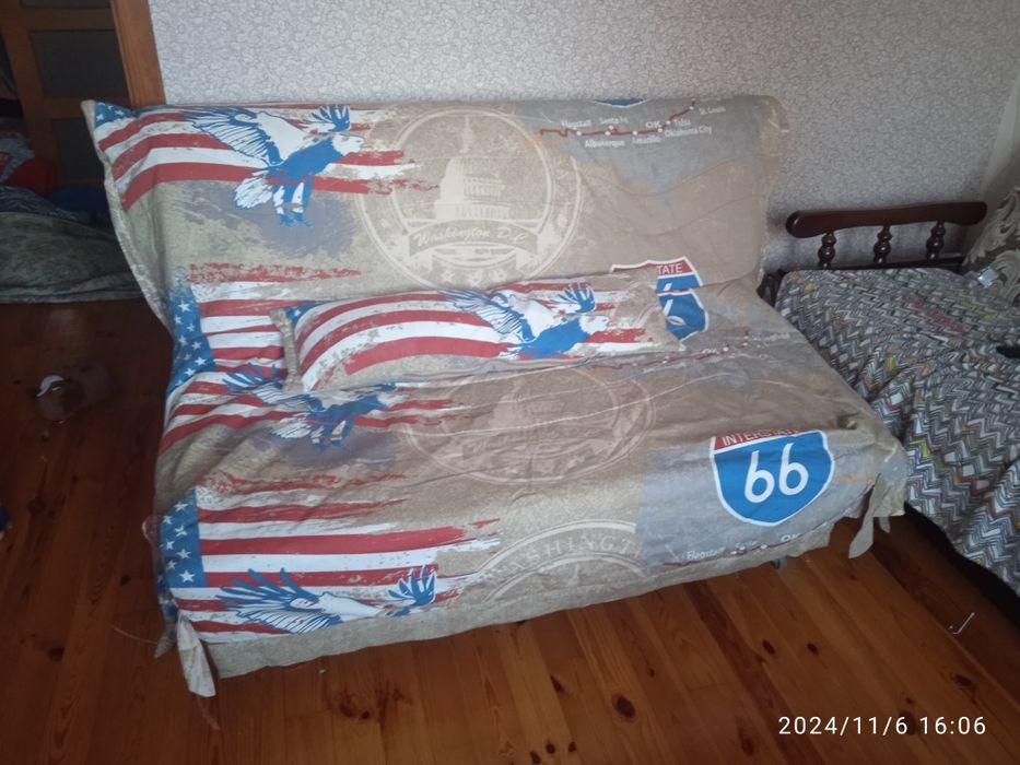 Диван- розкладушка Б/У