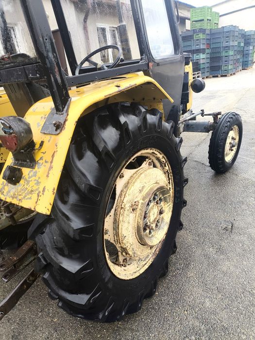 Ursus c330 ciągnik rolniczy sadowniczy