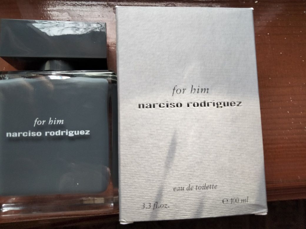 Narciso Rodriquez for him