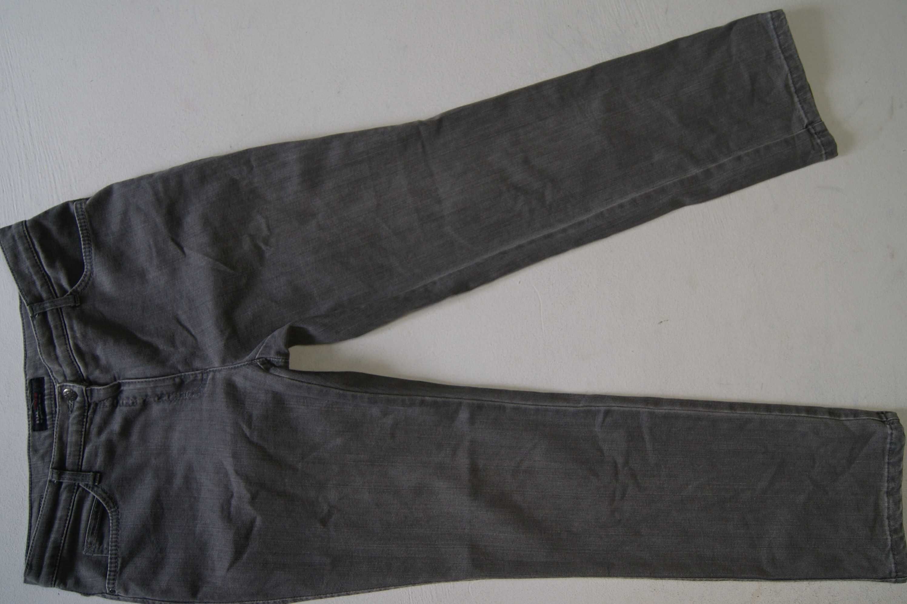 BRAX MARY STITCH 42 K (krótkie) jeansy damskie z elastanem