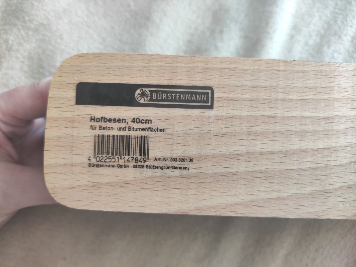 Szczotka ulicówka z trzonkiem