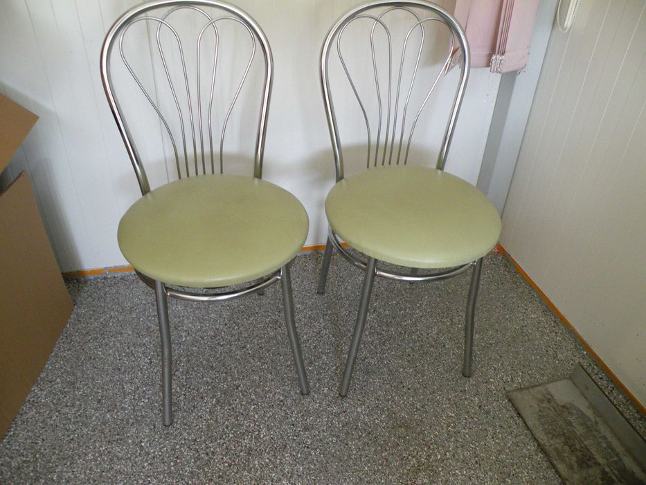 Krzesła metalowe