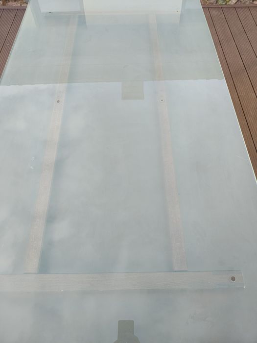 Stół z blatem szklanym do kuchni lub jadalni