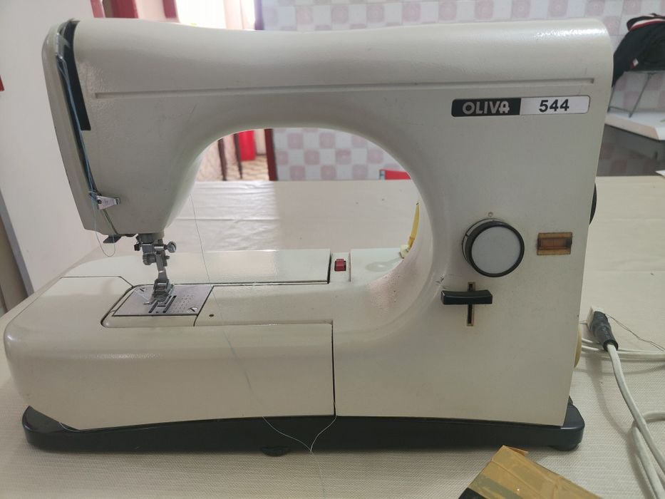 Máquina de Costura Oliva 544