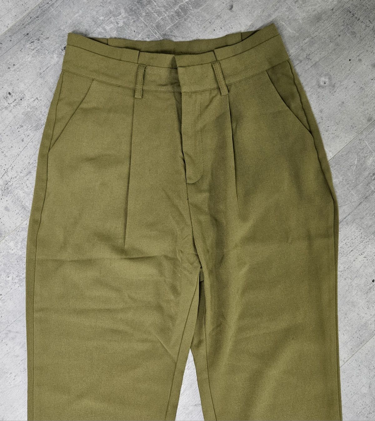 Zielone Khaki spodnie cygaretki House XS