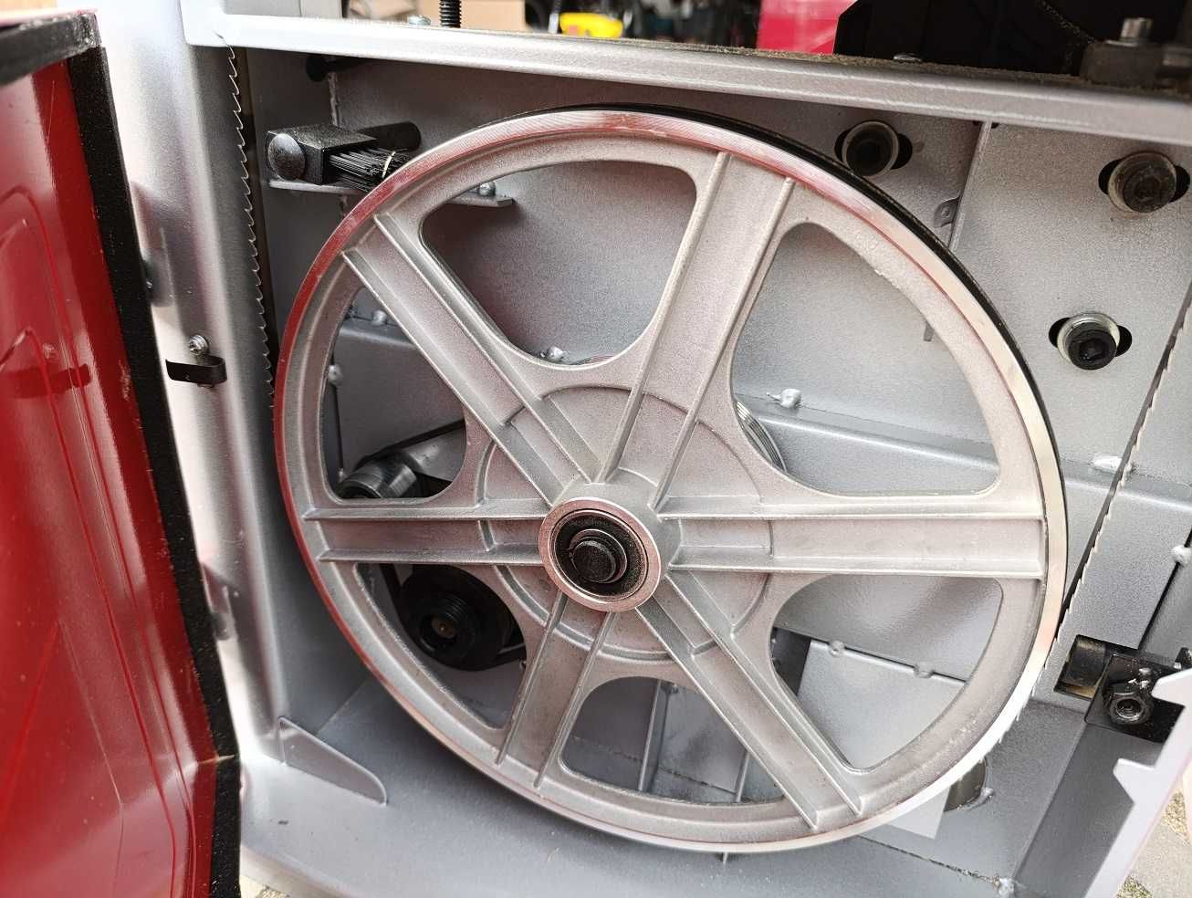Piła taśmowa ze stojakiem Einhell TC-SB 305 U 750W 2320mm cięcie 170mm