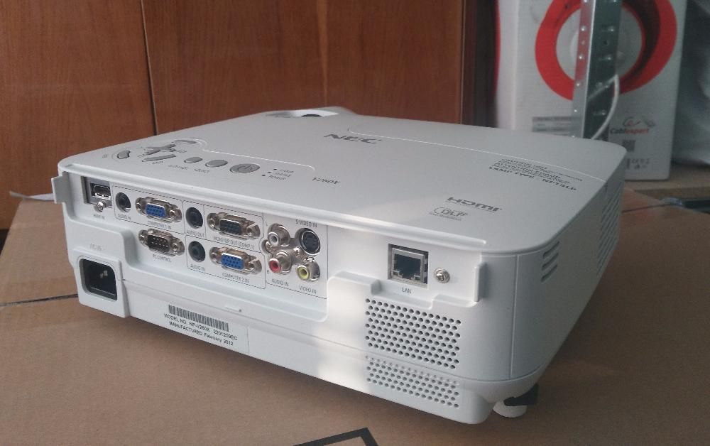 Акция! Очень яркий проектор NEC V260X HDMI Full HD 2600лм 3D (222часа)