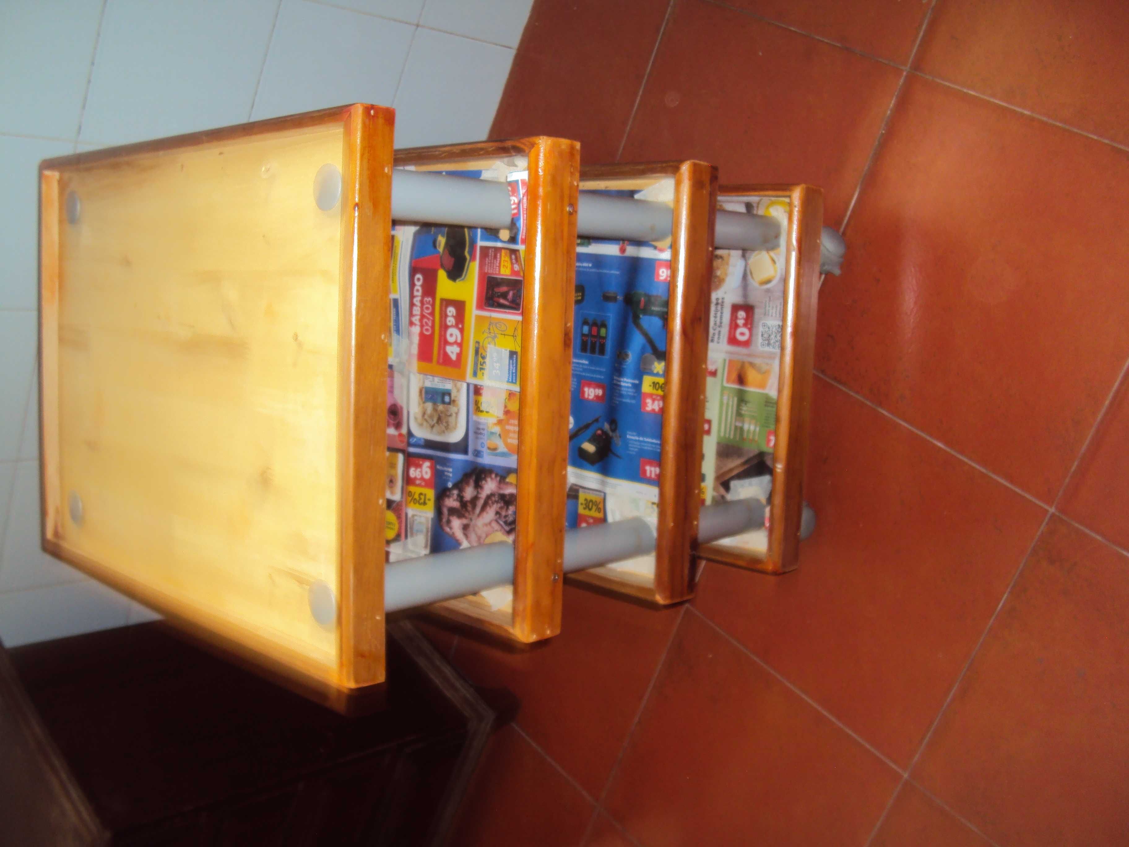 1 Fruteira em madeira -  1 Quadro decorativo