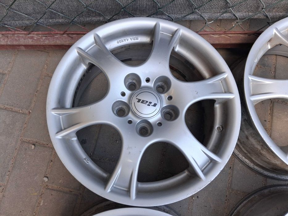 4x felgi alu R15 5x114,3 Toyota Auris Corolla Hyundai i30 i40 Kia Ceed