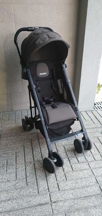 Carrinho Recaro Easylife Elite Graphite com cobertura para a chuva