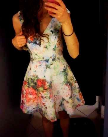 Żakardowa kolorowa sukienka Zara wzory mazgaje lato wiosna