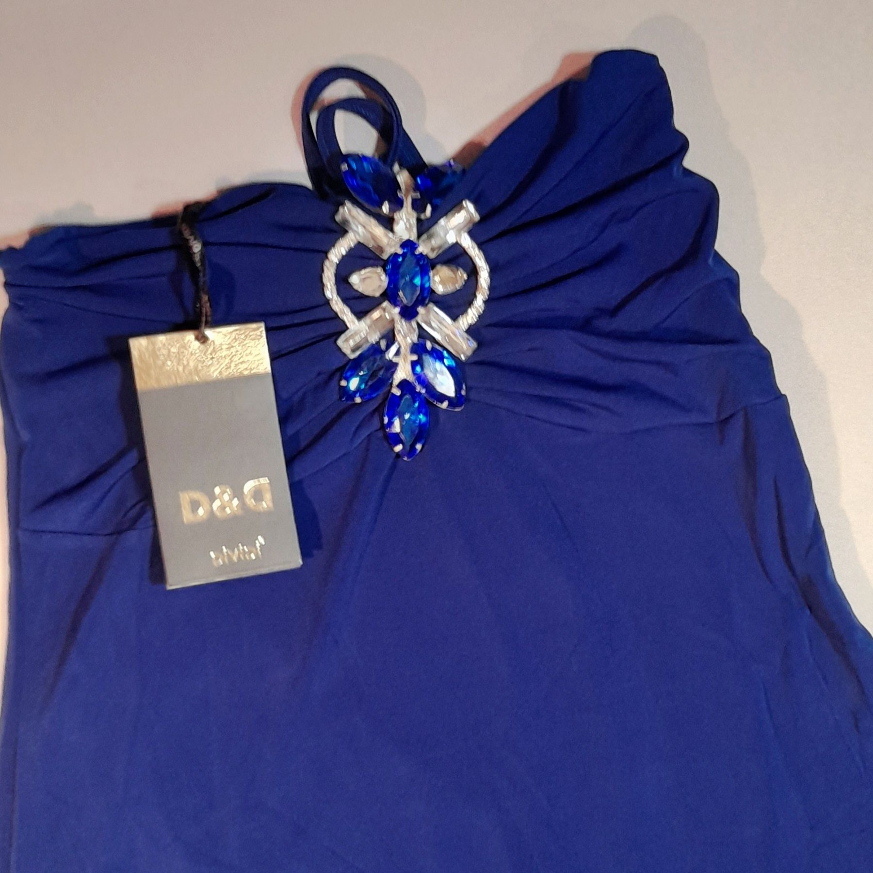 Sukienka granatowa kamienie naszyjnik D&D niebieska