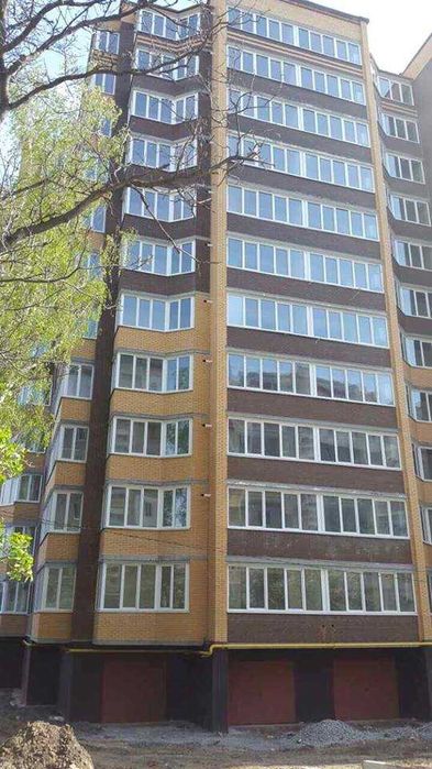 Продам 48 кв.м. поряд з центром