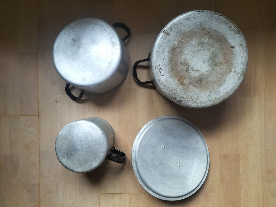 Stare garnki aluminiowe