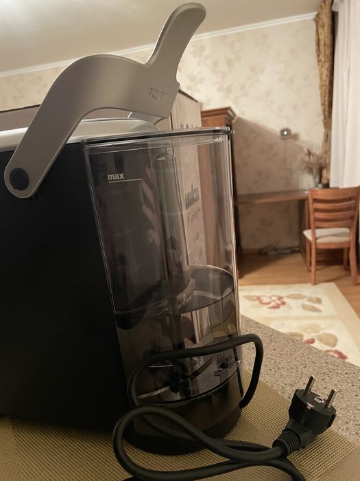 Кавомашина Lavazza Firma