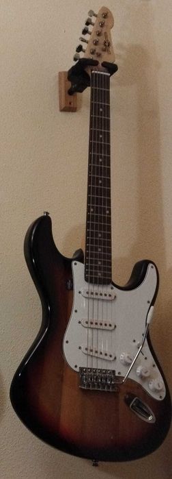 Guitarra elétrica. Marca Gear4music.