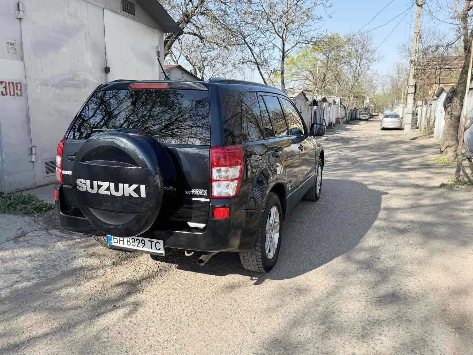 Официальная Suzuki Grand Vitara 4WD 2.0 газ/бензин