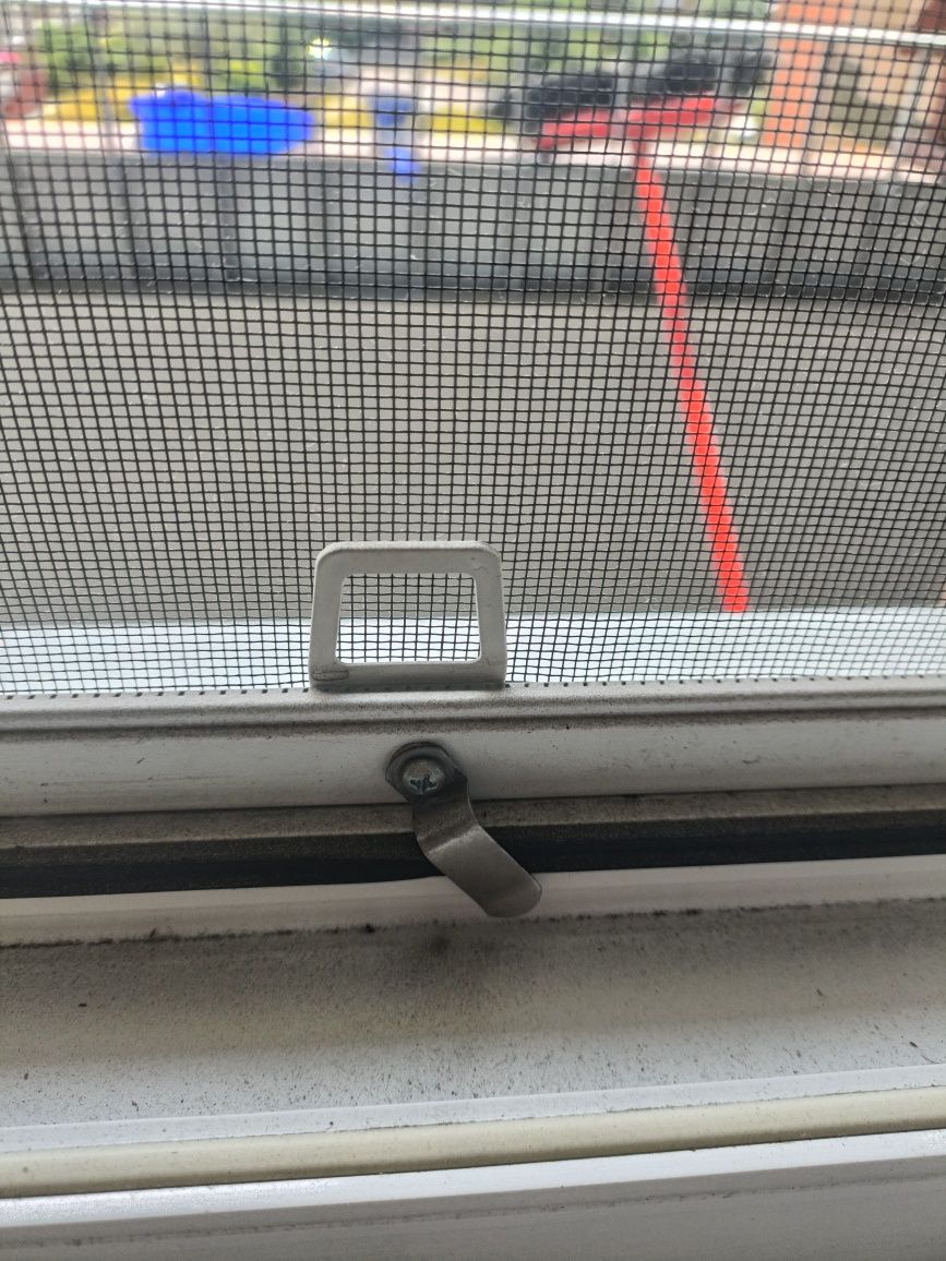 Moskitiera ramkowa biała do okna siatka drobne oczka na otwór 46,5 cm
